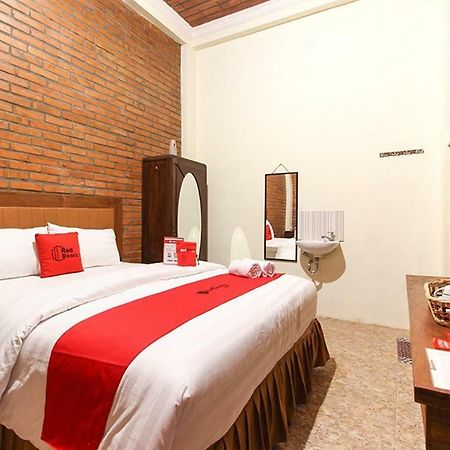 Reddoorz Near Amikom Yogyakarta 2 Maguwo Exterior photo