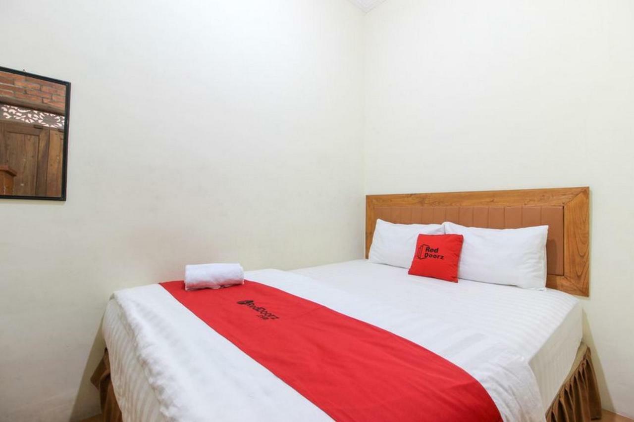Reddoorz Near Amikom Yogyakarta 2 Maguwo Exterior photo