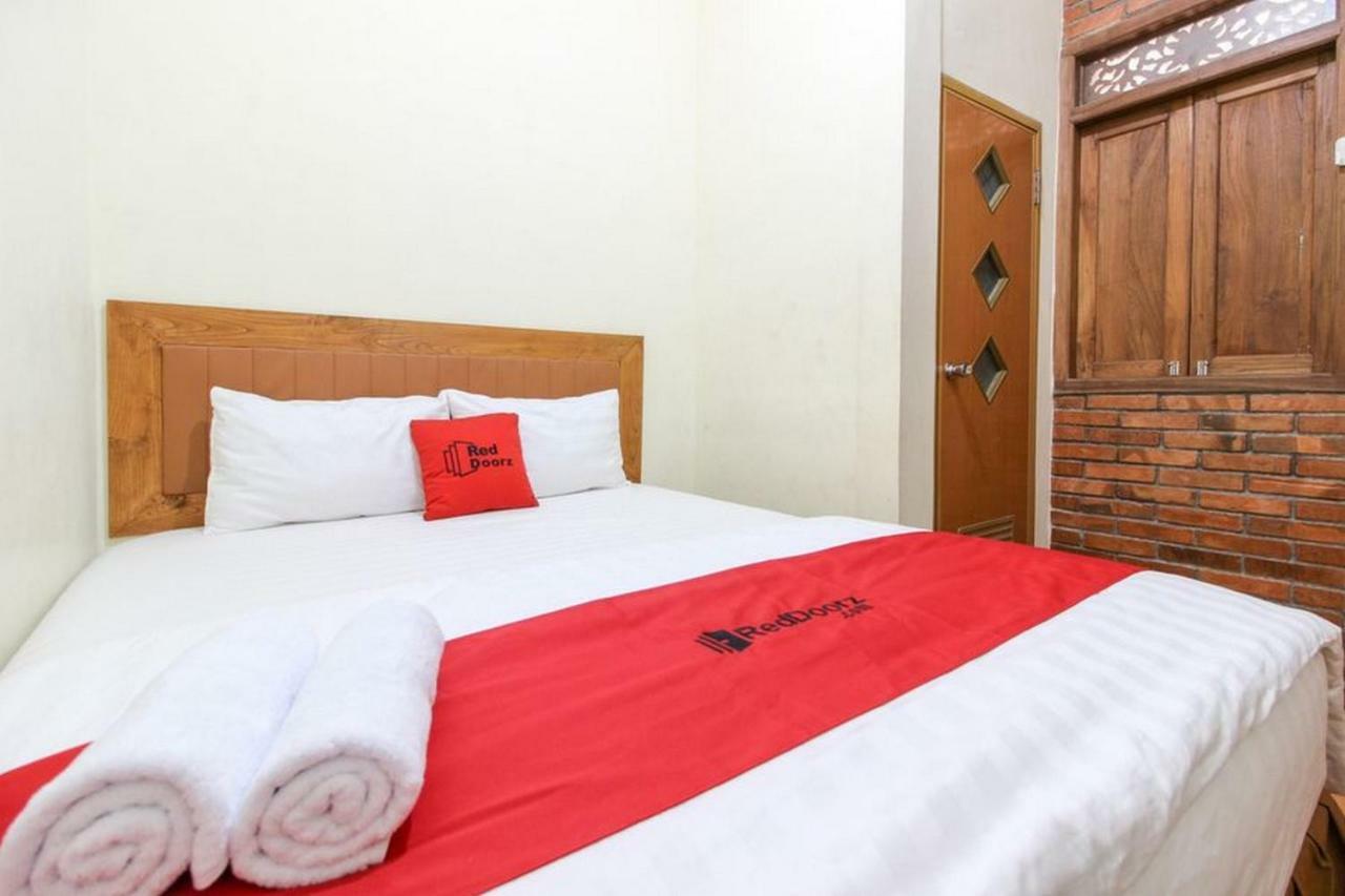 Reddoorz Near Amikom Yogyakarta 2 Maguwo Exterior photo